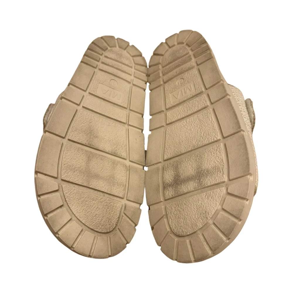 Mia Gabri Crocheted Slip-on Sandals in Bone, Size 8.5. - Picture 11 of 12